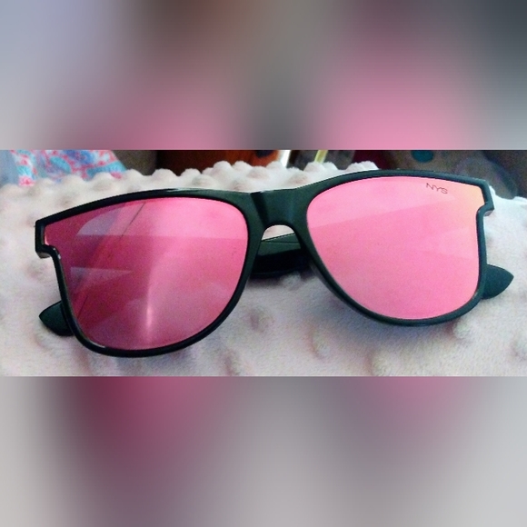 NYS CITY Pink w/ Black Framed Mirrored Sunglasses NWOT - Picture 1 of 6